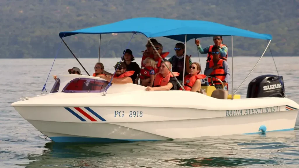 Bahia Aventuras boat and nature tours