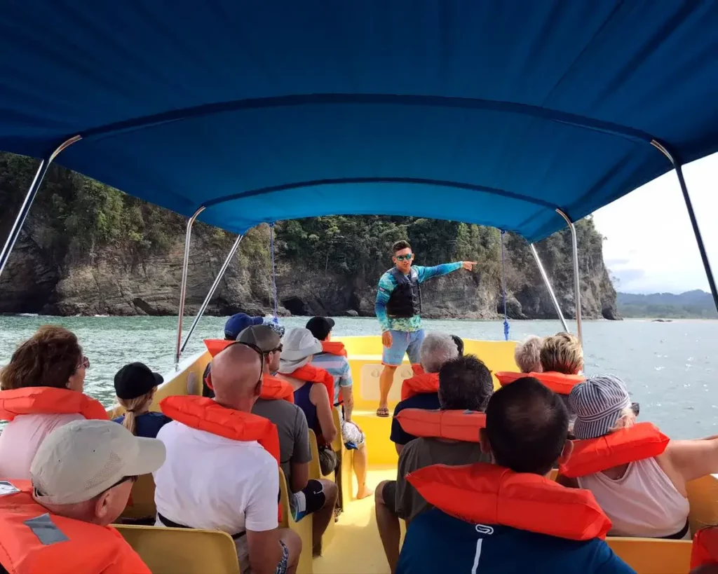 Costa Rica nature tour guide with tourists