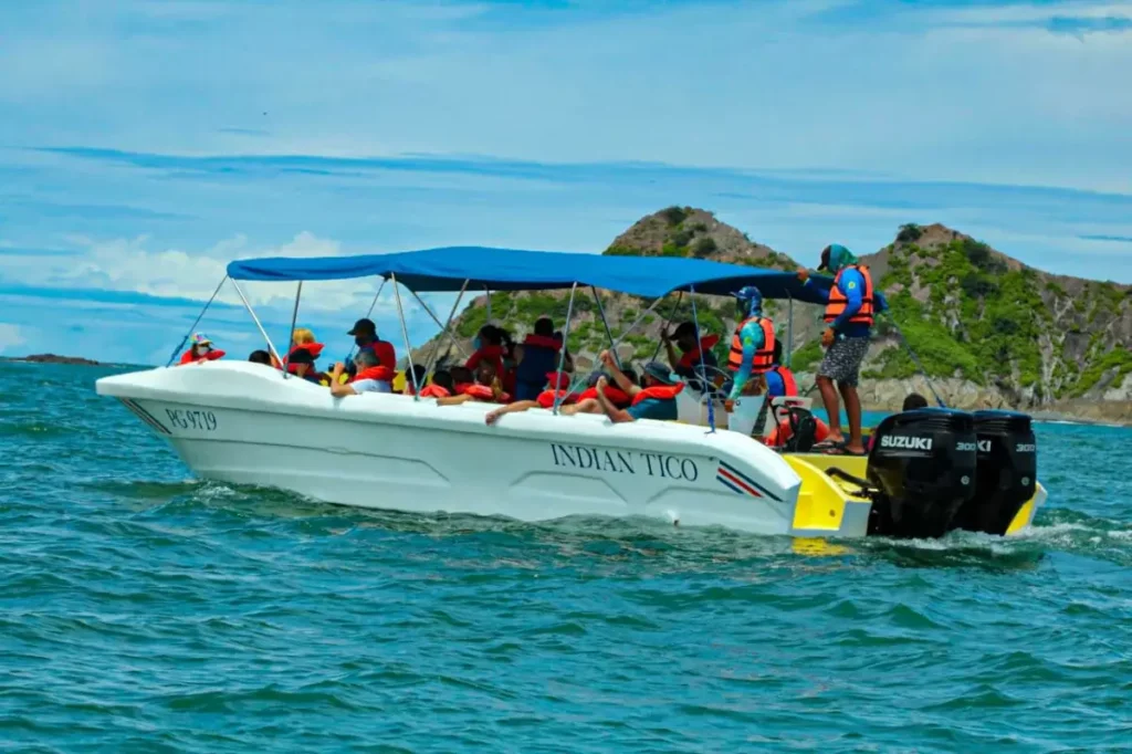 Tour boat Indian Tico