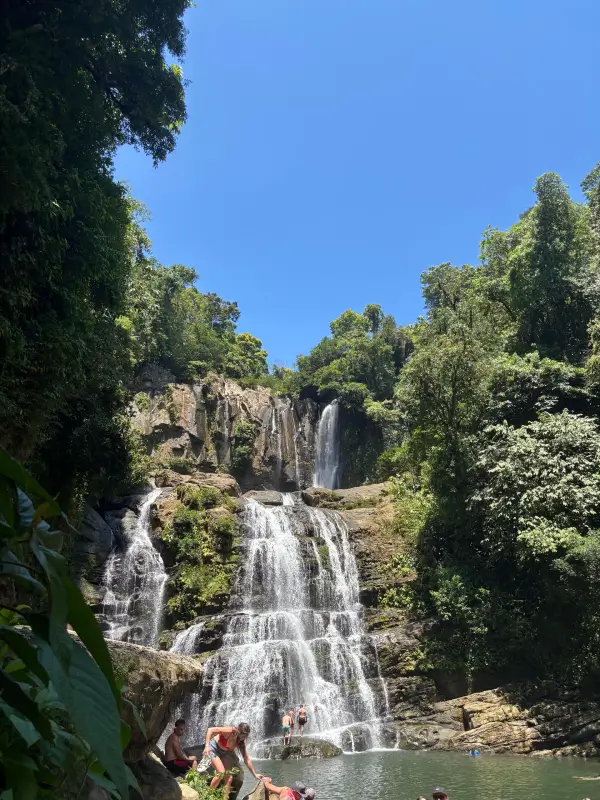 Nauyaca waterfall hiking tour